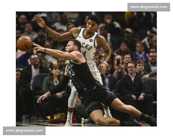 开拓者队与雄鹿队激战正酣 两队巨星对决引爆全场激情